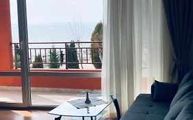 Beautiful Apartment Right By The Sea, Sveti Vlas